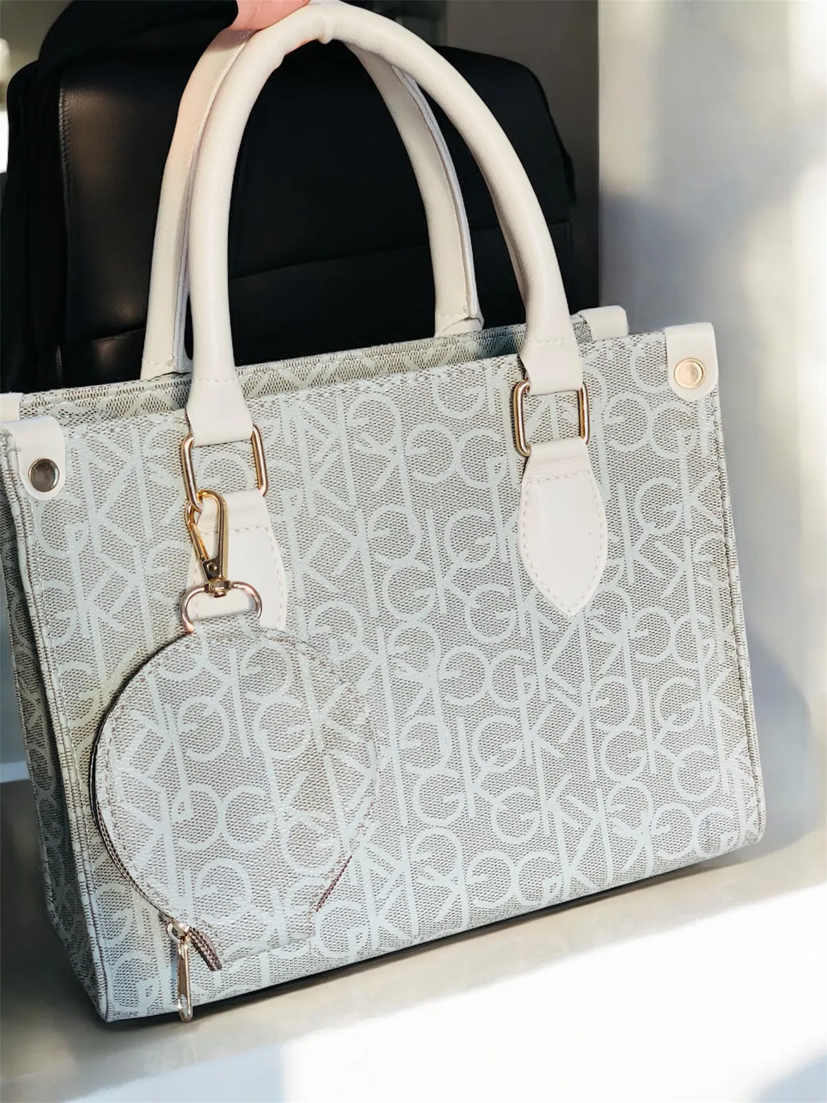 Sac à main chic en Beige avec ceinture